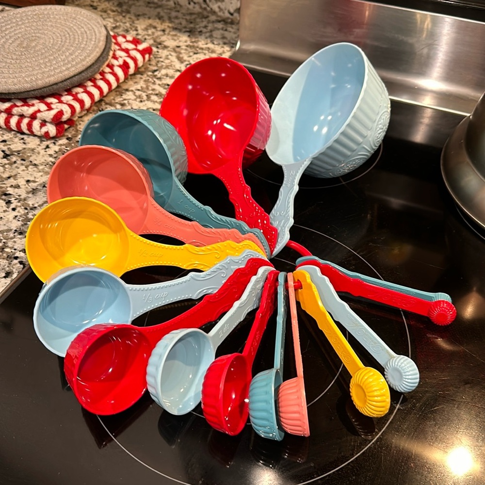 Pioneer Women 15 Piece Set Measuring Spoons And Cups! ♥️